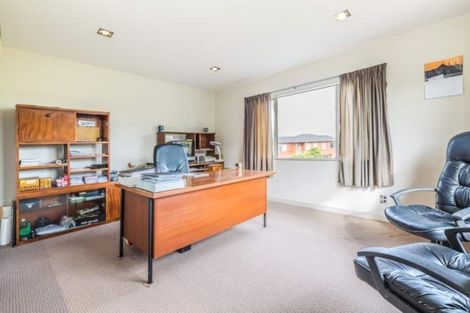 Photo of property in 15 Mana Lane, Pinehill, Auckland, 0632