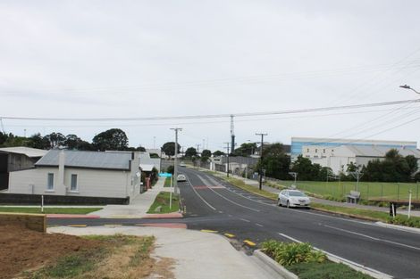 Photo of property in 38 Pioneer Road, Moturoa, New Plymouth, 4310