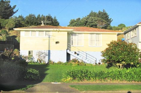 Photo of property in 25 Northumberland Street, Cannons Creek, Porirua, 5024