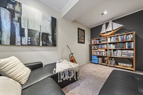 Photo of property in 2/27 Churchill Road, Murrays Bay, Auckland, 0630