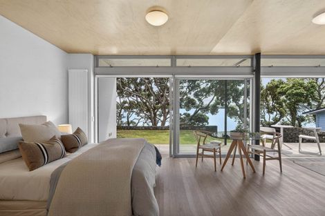 Photo of property in 94 Stanley Point Road, Stanley Point, Auckland, 0624