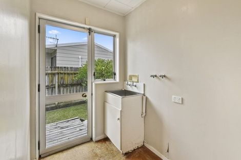 Photo of property in 2/15 Kent Road, Manurewa, Auckland, 2102