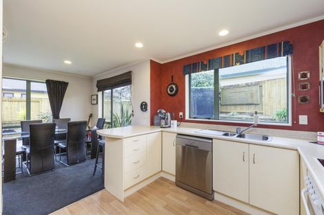 Photo of property in 3 Logan Way, Kelvin Grove, Palmerston North, 4414