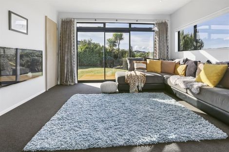 Photo of property in 11 Sumner Terrace, Aotea, Porirua, 5024