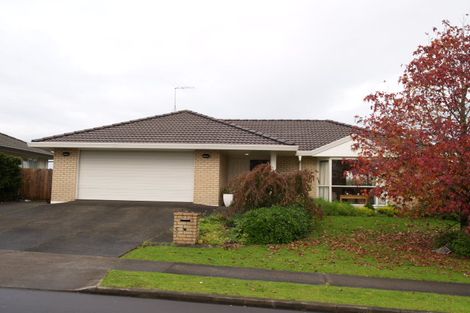 Photo of property in 5 Tolben Place, Golflands, Auckland, 2013