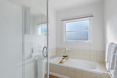 Photo of property in 27 Aorangi Road, Bryndwr, Christchurch, 8053