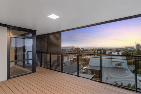 Photo of property in 2-06/424 Maunganui Road, Mount Maunganui, 3116