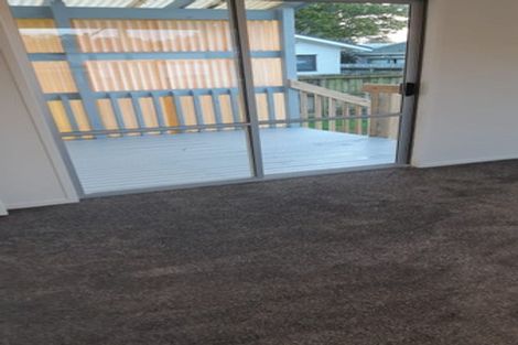 Photo of property in 38 Riverpark Crescent, Henderson, Auckland, 0610