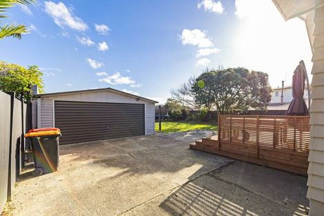 Photo of property in 1 Alma Place, Milson, Palmerston North, 4414