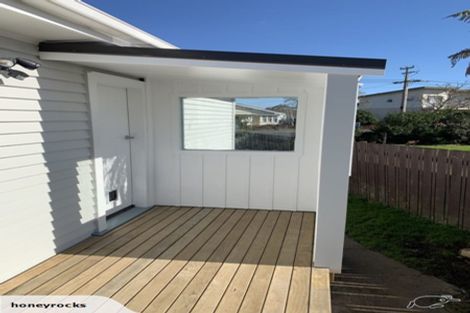 Photo of property in 1/130 Parkhurst Road, Parakai, 0830