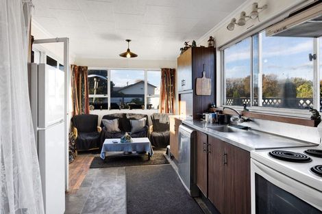 Photo of property in 42 Fantham Street, Hawera, 4610