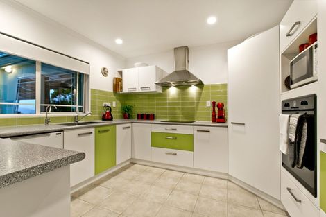 Photo of property in 11 Kimberly Grove, Greenhithe, Auckland, 0632