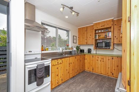 Photo of property in 20 Motuoapa Place, Kelvin Grove, Palmerston North, 4414