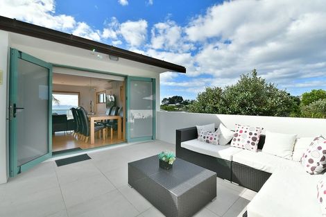 Photo of property in 21 Beach Road, Manly, Whangaparaoa, 0930