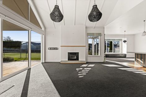 Photo of property in 27 Neeve Road, Taradale, Napier, 4112