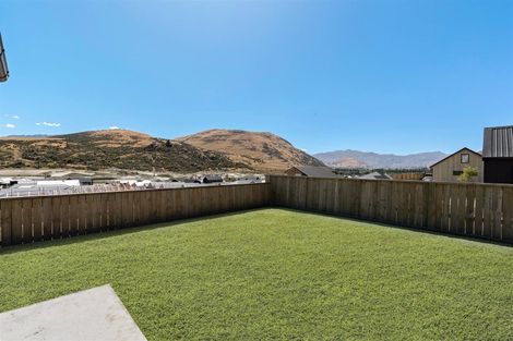 Photo of property in 20 Howden Drive, Jacks Point, 9371