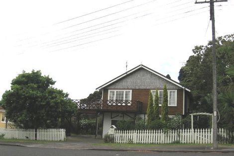 Photo of property in 7 Lynn Road, Bayview, Auckland, 0629