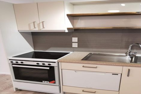 Photo of property in 32a Wade River Road, Stanmore Bay, Whangaparaoa, 0932