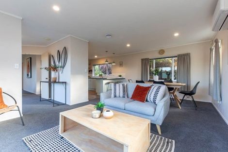 Photo of property in 10 Ryden Place, Glen Eden, Auckland, 0602