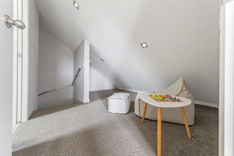 Photo of property in 1/176 Mcleod Road, Te Atatu South, Auckland, 0610