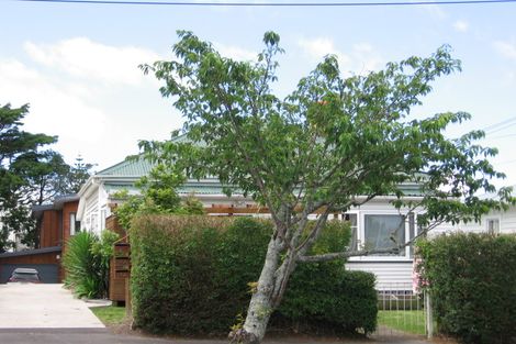 Photo of property in 8a Victor Street, Avondale, Auckland, 1026