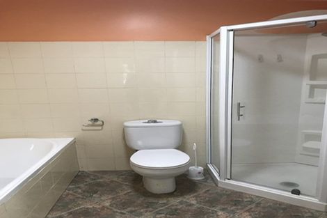 Photo of property in 37 Takapu Street, Henderson, Auckland, 0612