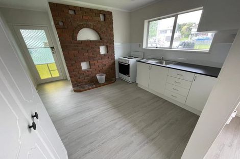 Photo of property in 2/1 Ribblesdale Road, Henderson, Auckland, 0612