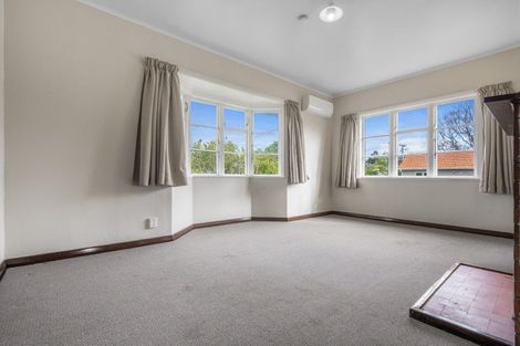 Photo of property in 4 Massey Avenue, Greenlane, Auckland, 1061