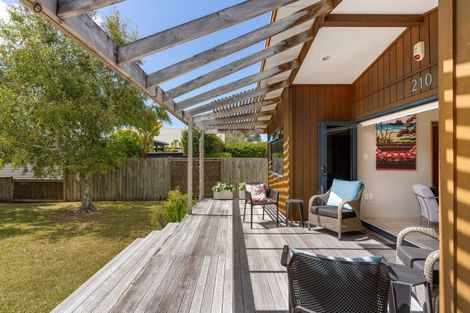 Photo of property in 210 Linton Crescent, Whangamata, 3620