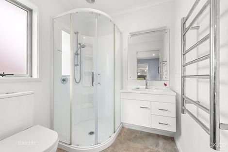 Photo of property in 14 Passchendaele Grove, Trentham, Upper Hutt, 5018