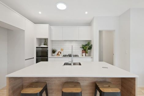 Photo of property in 23 Waituarua Drive, Takanini, 2112