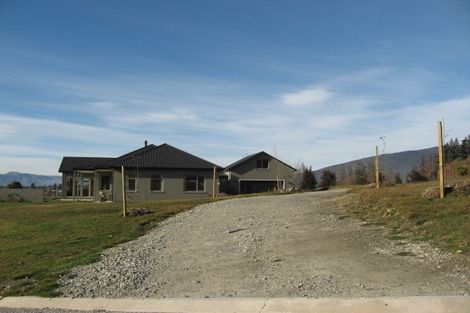 Photo of property in 6 Hollyhock Lane, Wanaka, 9305