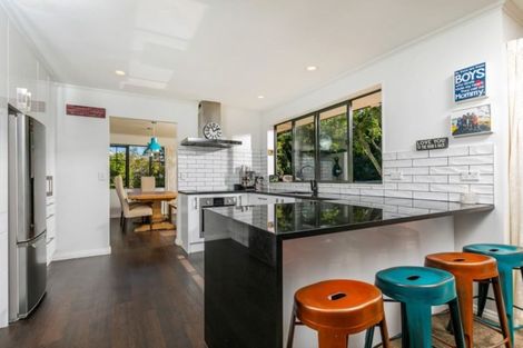 Photo of property in 29 Almond Grove, Greenhithe, Auckland, 0632