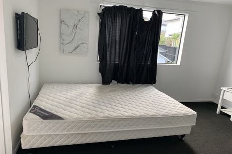 Photo of property in 27a Florence Daly Place, Mount Roskill, Auckland, 1041