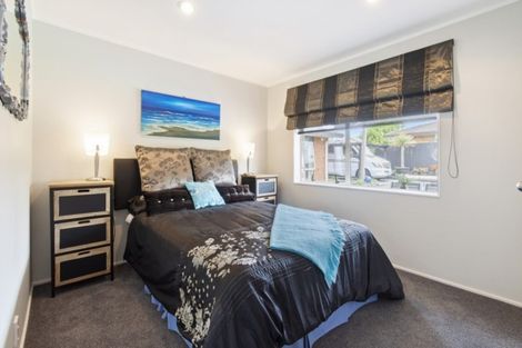 Photo of property in 7 Chippewa Place, Conifer Grove, Takanini, 2112