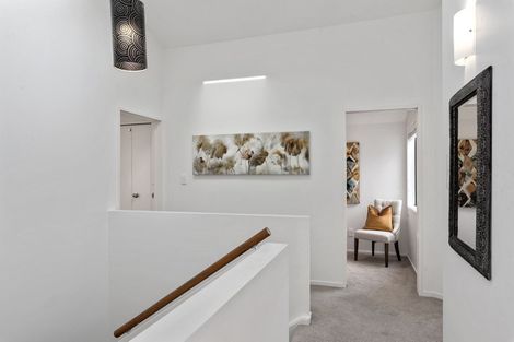 Photo of property in 2/68 Heathcote Road, Castor Bay, Auckland, 0620