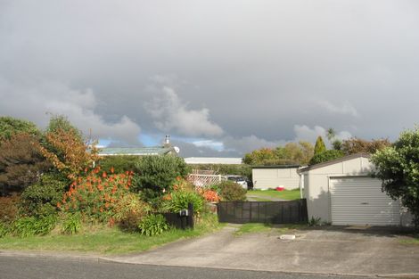 Photo of property in 1 Kaka Road, Raumati Beach, Paraparaumu, 5032