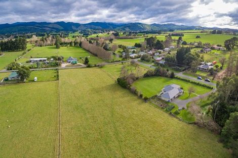 Photo of property in 137 Kent Street, Carterton, 5713