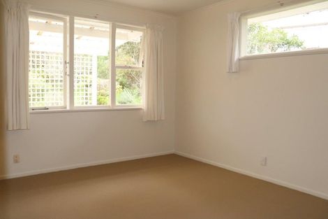 Photo of property in 38 Potter Avenue, Northcote, Auckland, 0627