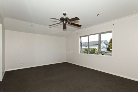 Photo of property in 2/1 Keys Street, Belmont, Auckland, 0622