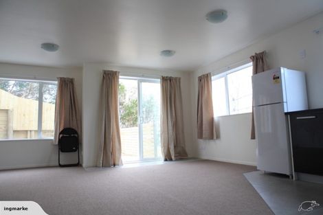 Photo of property in 12 Kopiko Way, Brooklyn, Wellington, 6021