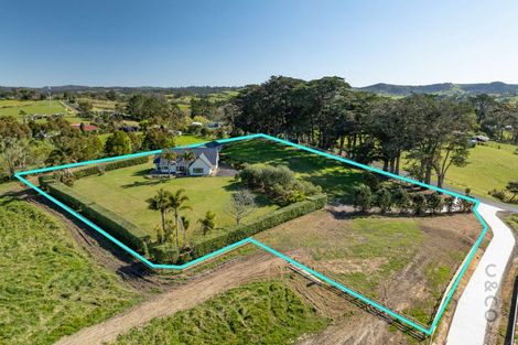 Photo of property in 221 Amreins Road, Taupaki, Henderson, 0782