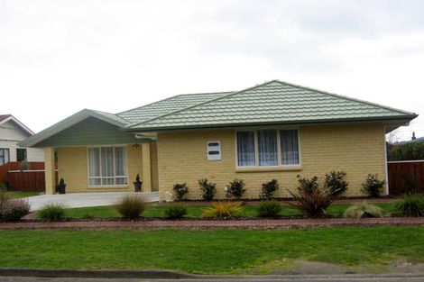 Photo of property in 20 Philip Street, Carterton, 5713