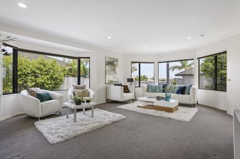 Photo of property in 20 Moyrus Crescent, East Tamaki Heights, Auckland, 2016