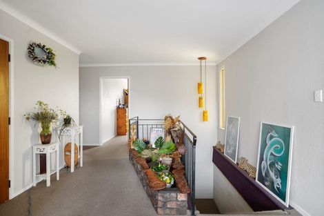 Photo of property in 75 Gossamer Drive, Pakuranga Heights, Auckland, 2010