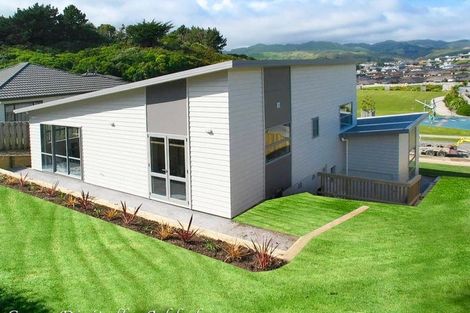 Photo of property in 11 Fiordland Place, Aotea, Porirua, 5024