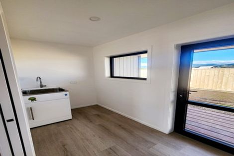 Photo of property in 5 Thorn Place, Levin, 5510