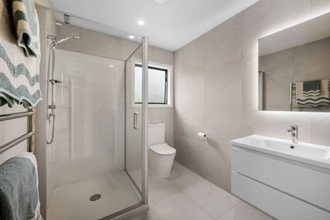 Photo of property in 8 Oldham Place, Browns Bay, Auckland, 0630