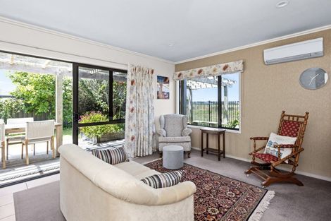 Photo of property in 15 Mcnaughton Place, Onekawa, Napier, 4110