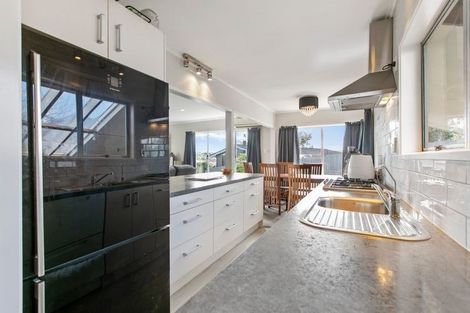 Photo of property in 19a Rodney Street, Howick, Auckland, 2014